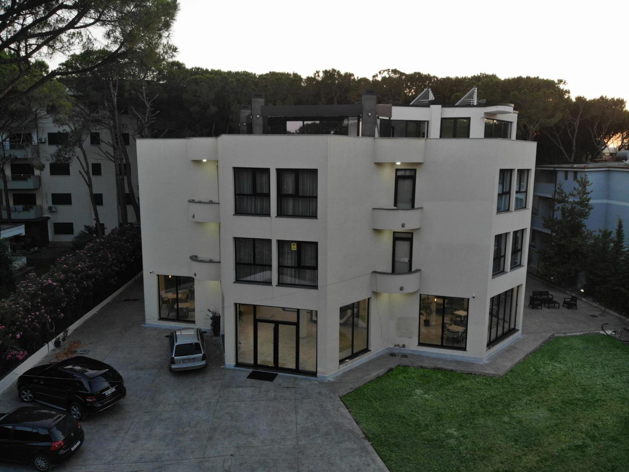 The Honeycomb Boutique Hotel Голем Екстер'єр фото