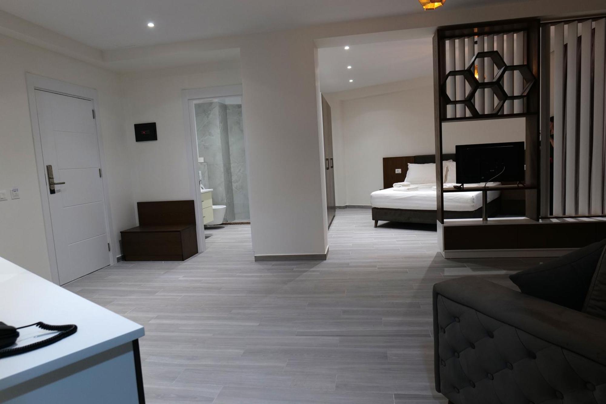 The Honeycomb Boutique Hotel Голем Екстер'єр фото