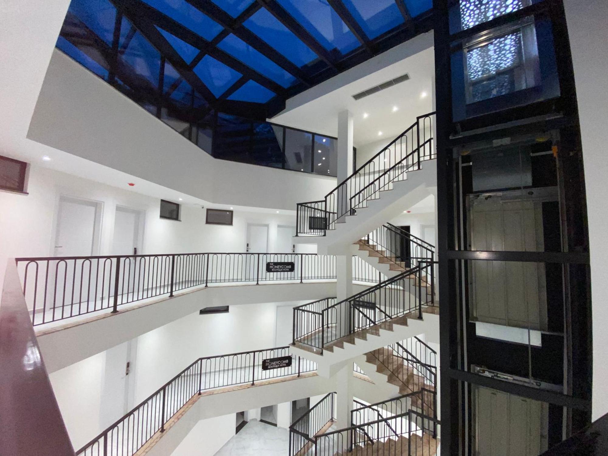 The Honeycomb Boutique Hotel Голем Екстер'єр фото