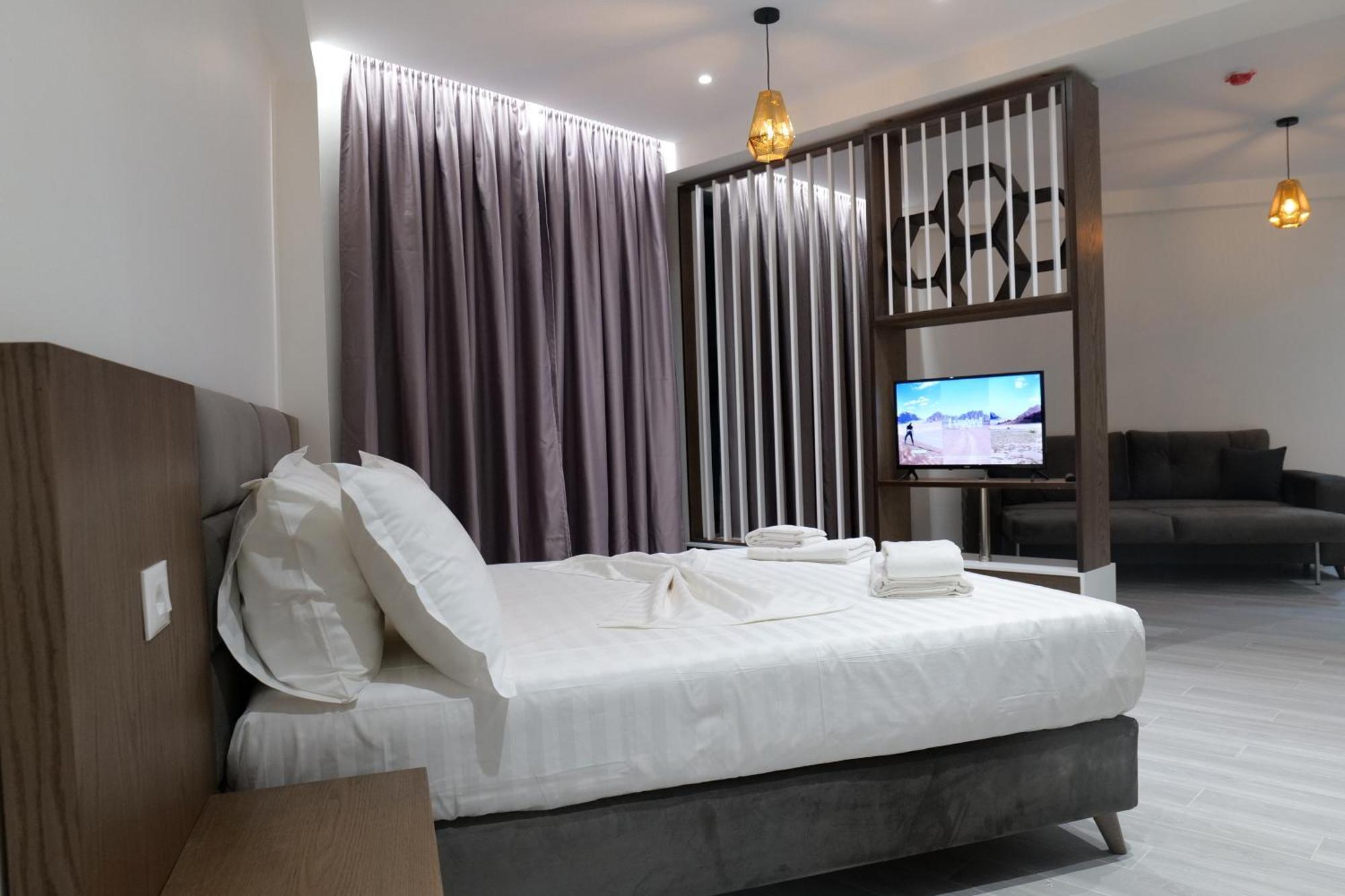The Honeycomb Boutique Hotel Голем Екстер'єр фото