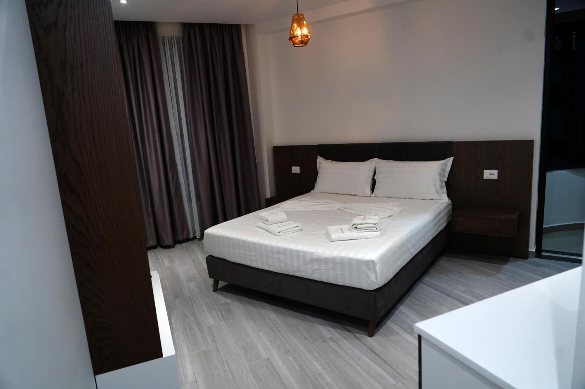 The Honeycomb Boutique Hotel Голем Екстер'єр фото