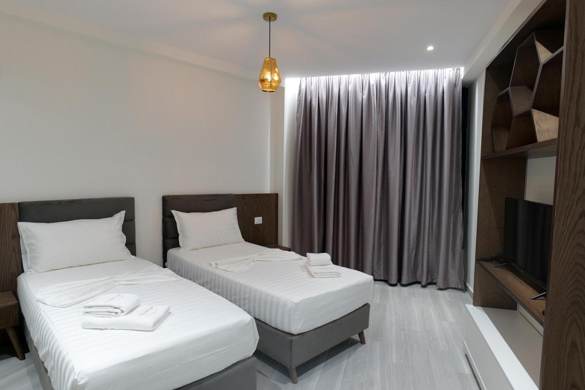 The Honeycomb Boutique Hotel Голем Екстер'єр фото