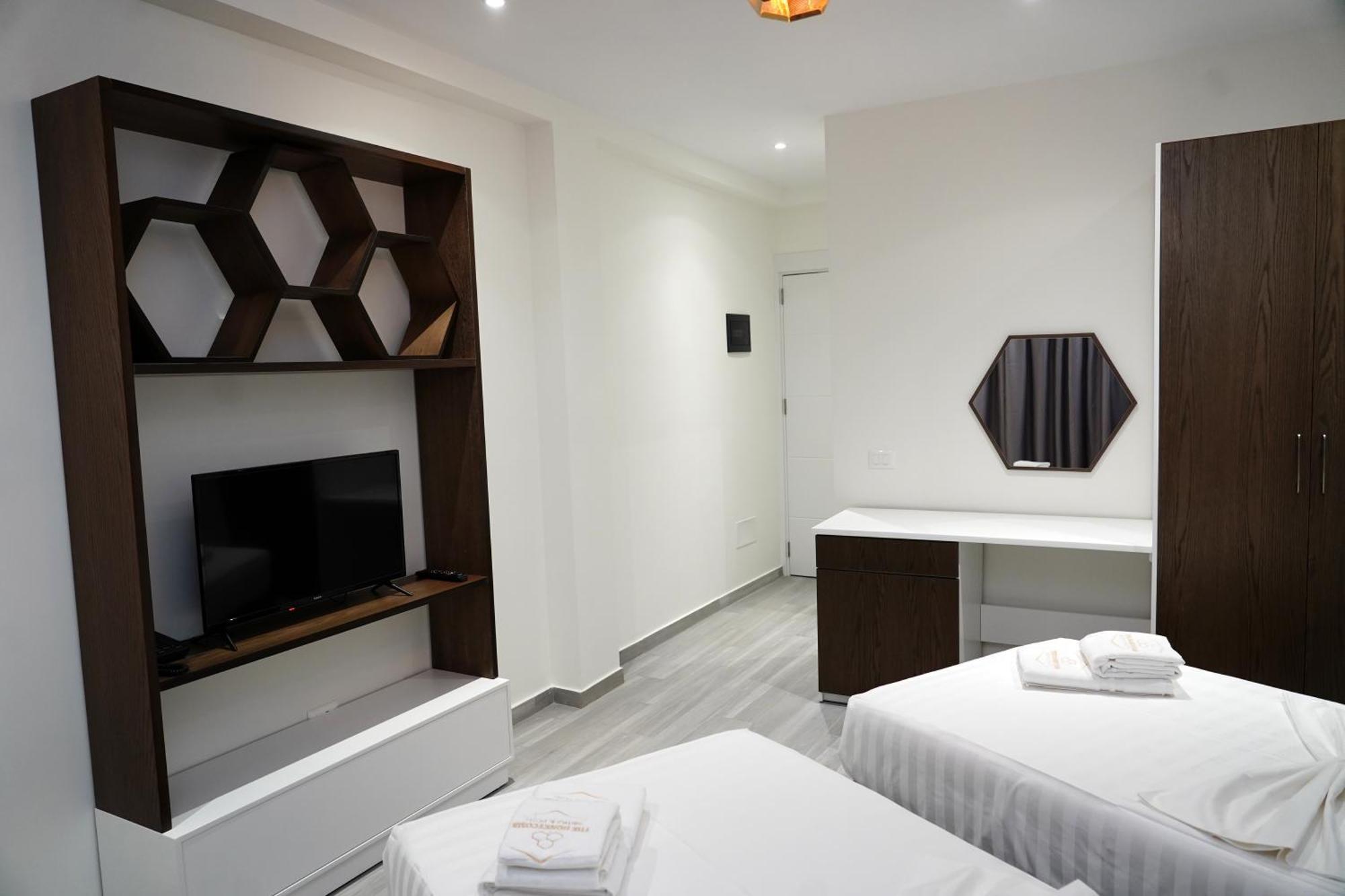 The Honeycomb Boutique Hotel Голем Екстер'єр фото