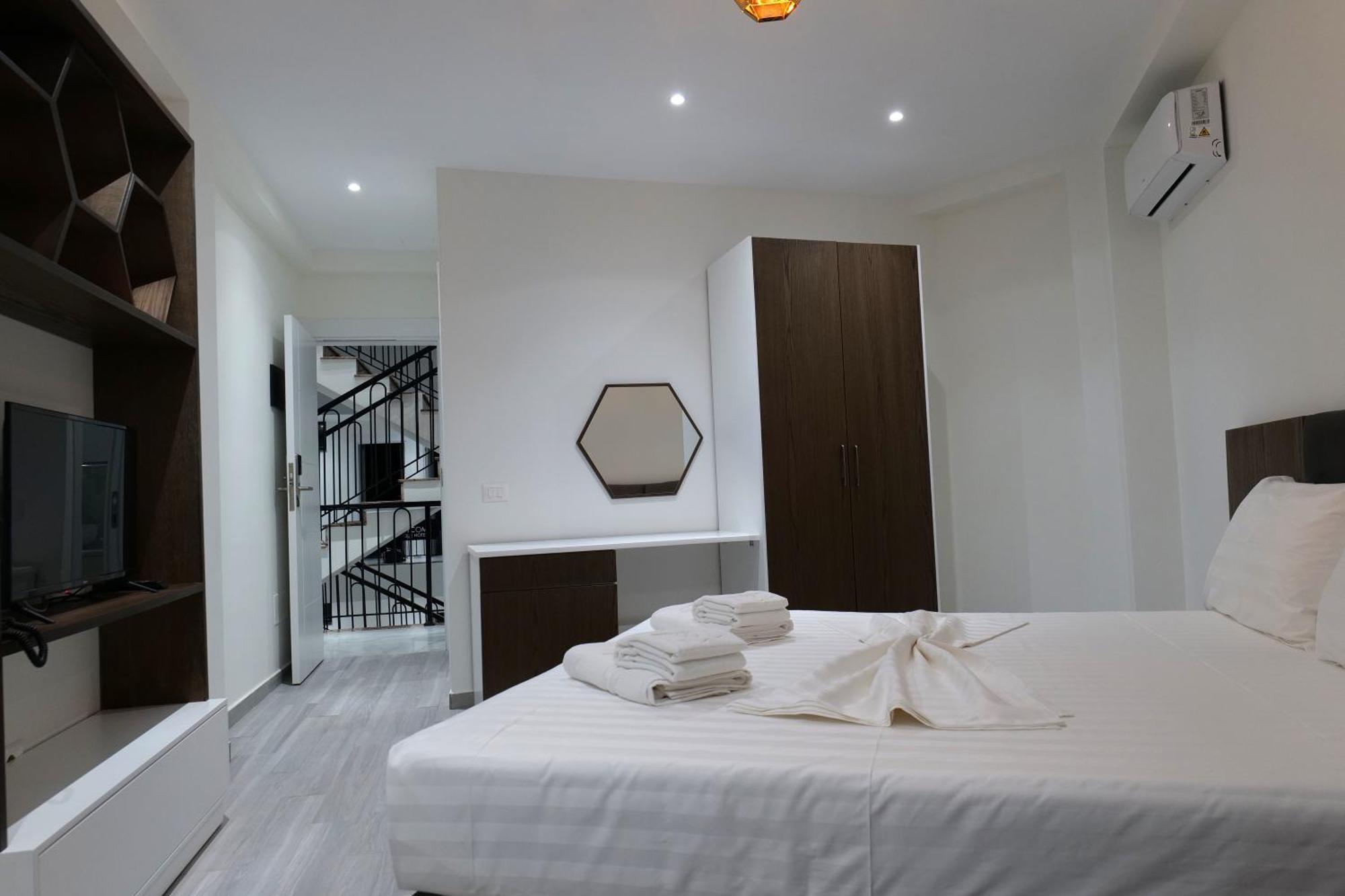 The Honeycomb Boutique Hotel Голем Екстер'єр фото
